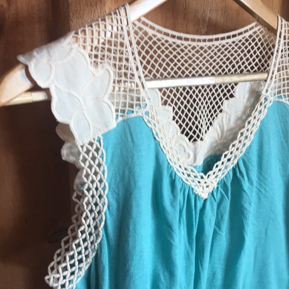 Women’s tshirt - Picture 2 of 5